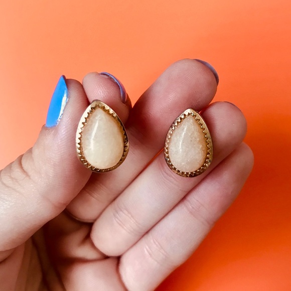 Forever 21 Jewelry - FREE Teardrop Earrings